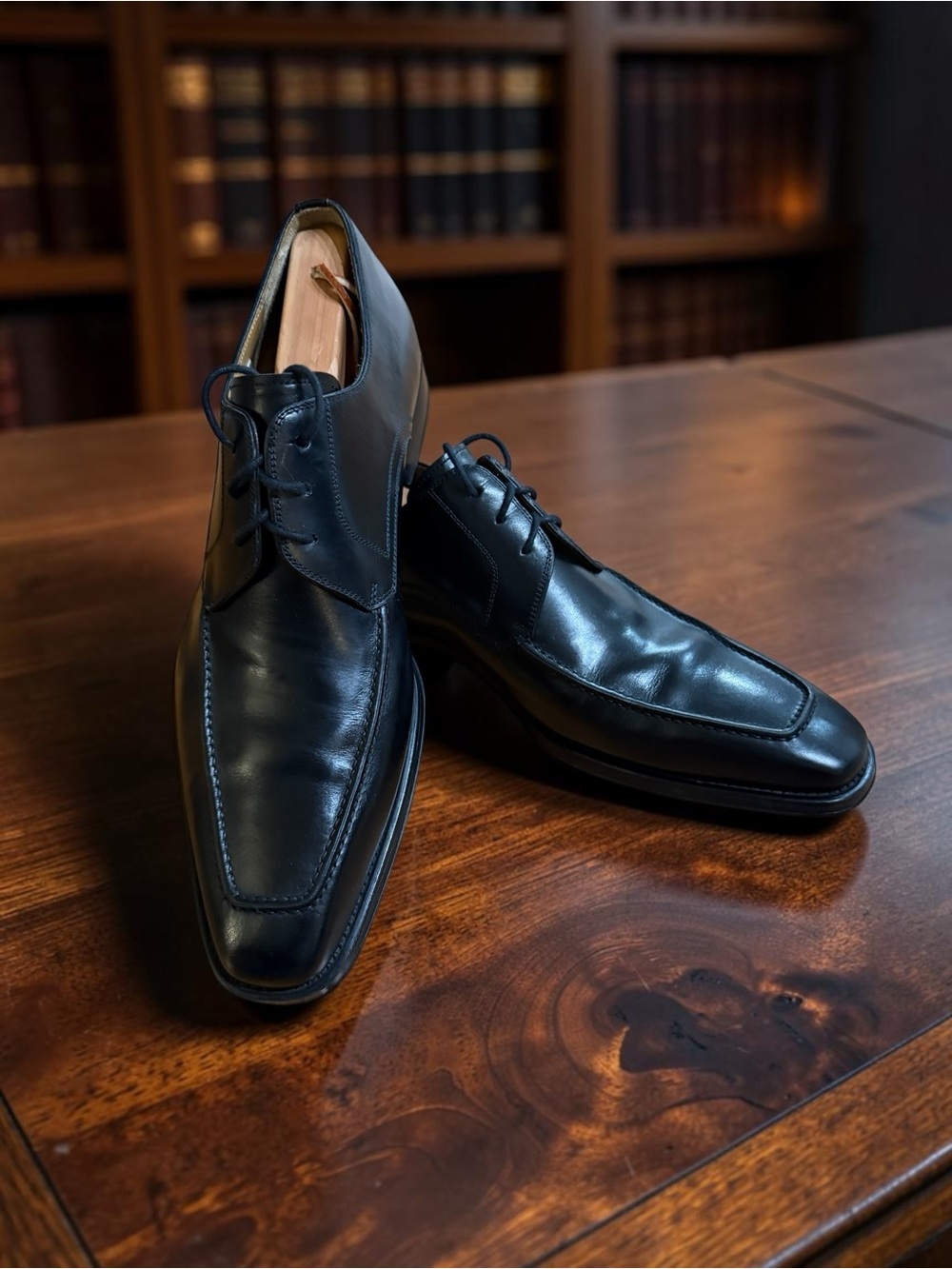 Magnanni 13723 Black Apron Toe Derby Dress Shoe 9.5M Spain + Cedar Trees
